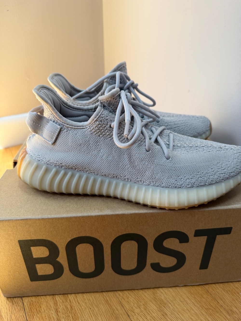 Yeezy Boost - Picture 5 of 5